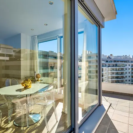 Modern With Rooftop Pool Nueva Andalucia *