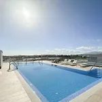 Lejlighed Modern With Rooftop Pool Nueva Andalucia