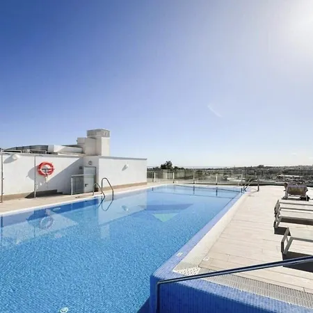Modern With Rooftop Pool Nueva Andalucia アパート *
