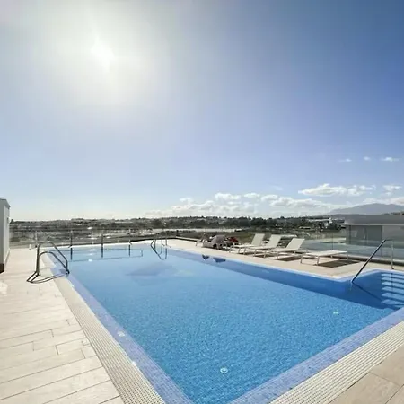 アパート Modern With Rooftop Pool Nueva Andalucia