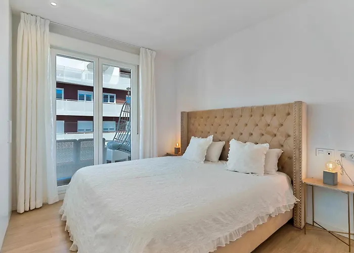 Modern With Rooftop Pool Nueva Andalucia *