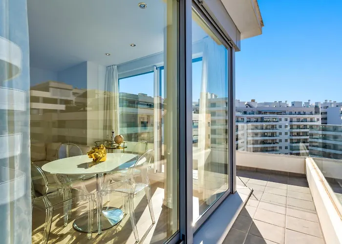 Modern With Rooftop Pool Nueva Andalucia *