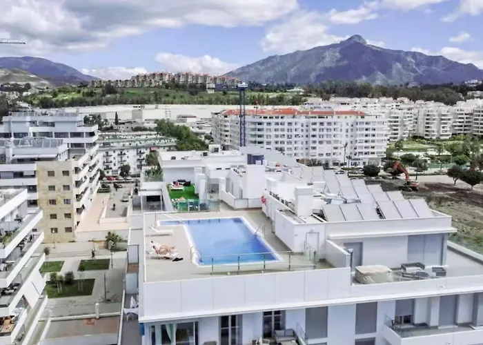 Modern With Rooftop Pool Nueva Andalucia