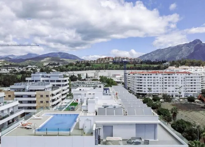 Modern With Rooftop Pool Nueva Andalucia Apartmán