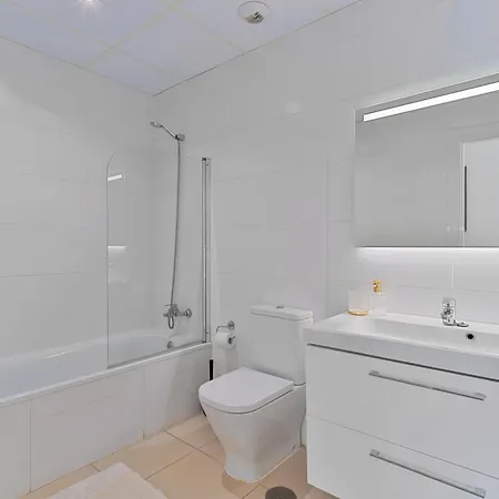 Modern With Rooftop Pool Nueva Andalucia Διαμέρισμα Μαρμπέλλα