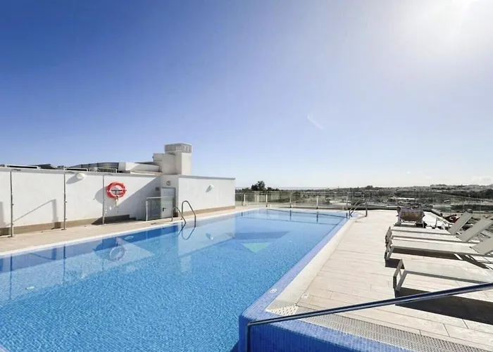 Modern With Rooftop Pool Nueva Andalucia Apartment *